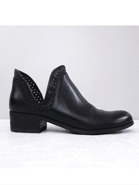 CORSO COMO Gaddy Western Cut-Out Booties US 9 Heeled Ankle Boots